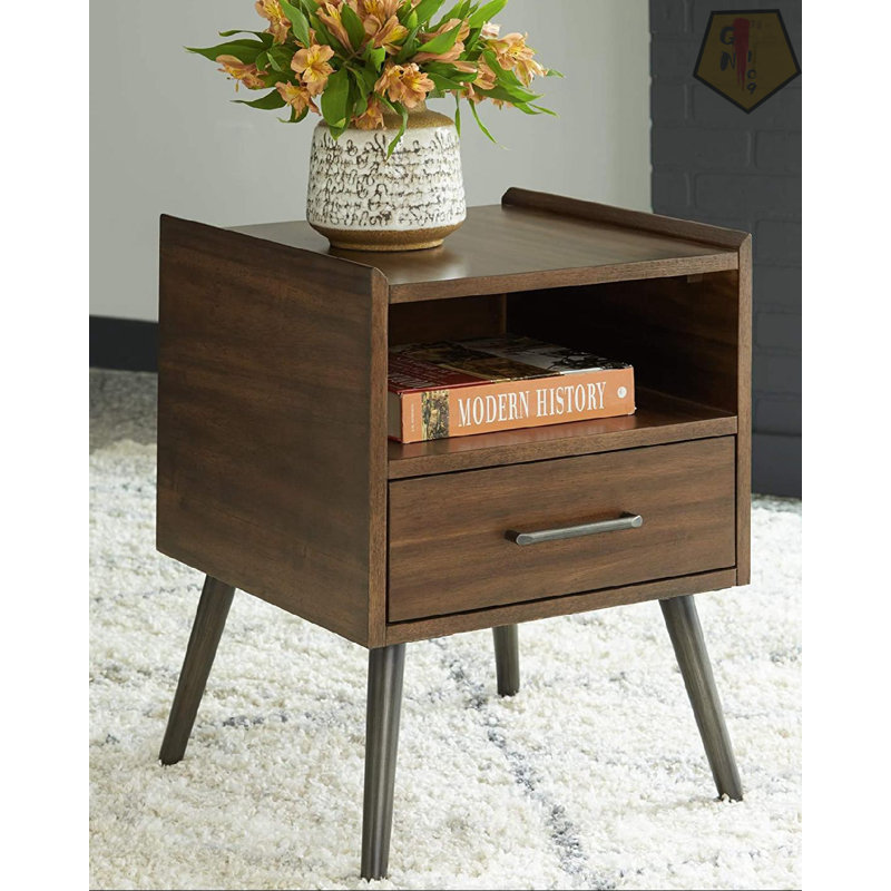 Corrigan Studio® Calmoni MidCentury Square End Table With 2 USB